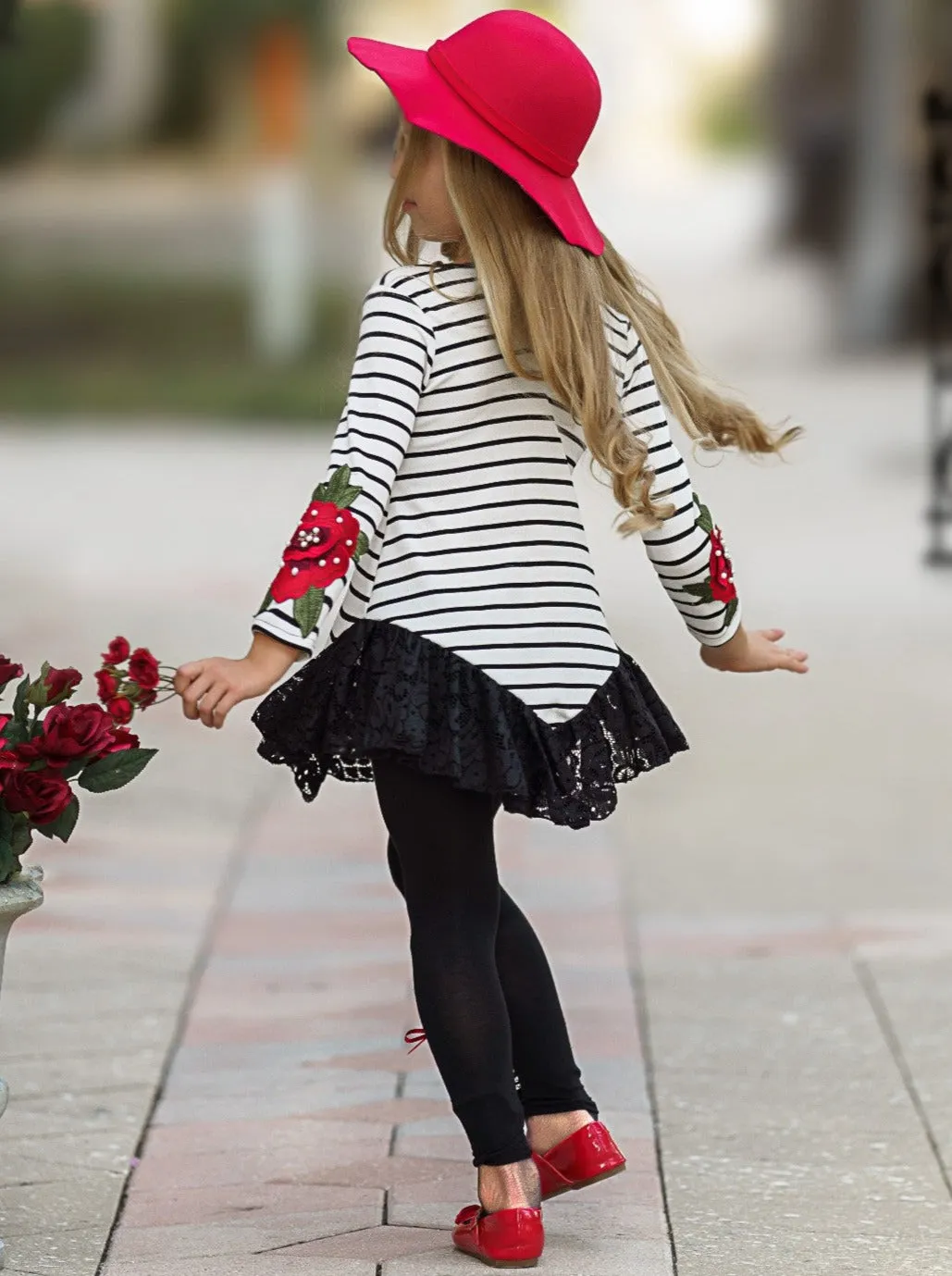 How Romantic Lace Trim Tunic And Legging Set