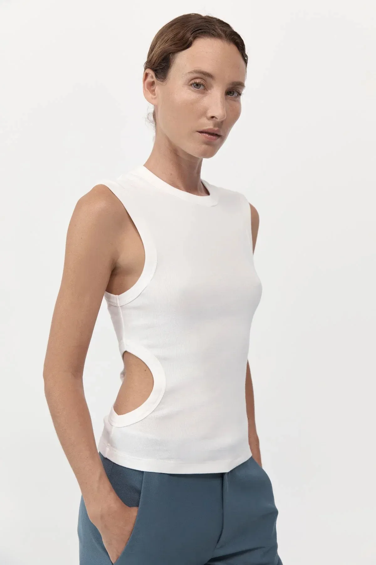 ORGANIC COTTON CUT OUT TANK WHITE