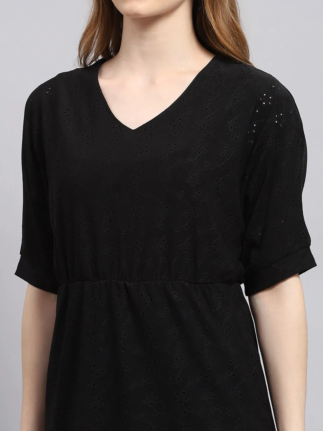 Women Black Self Design V Neck Half Sleeve Tunic