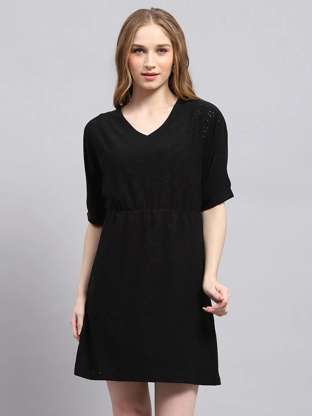 Women Black Self Design V Neck Half Sleeve Tunic